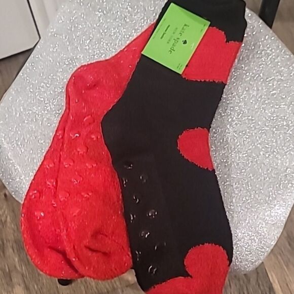 Kate Spade Valentine's Day 2-PK Plush Heart Logo/Solid Crew Sock - Picture 2 of 8